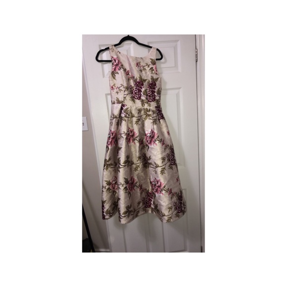 Formal Dress - Picture 2 of 3